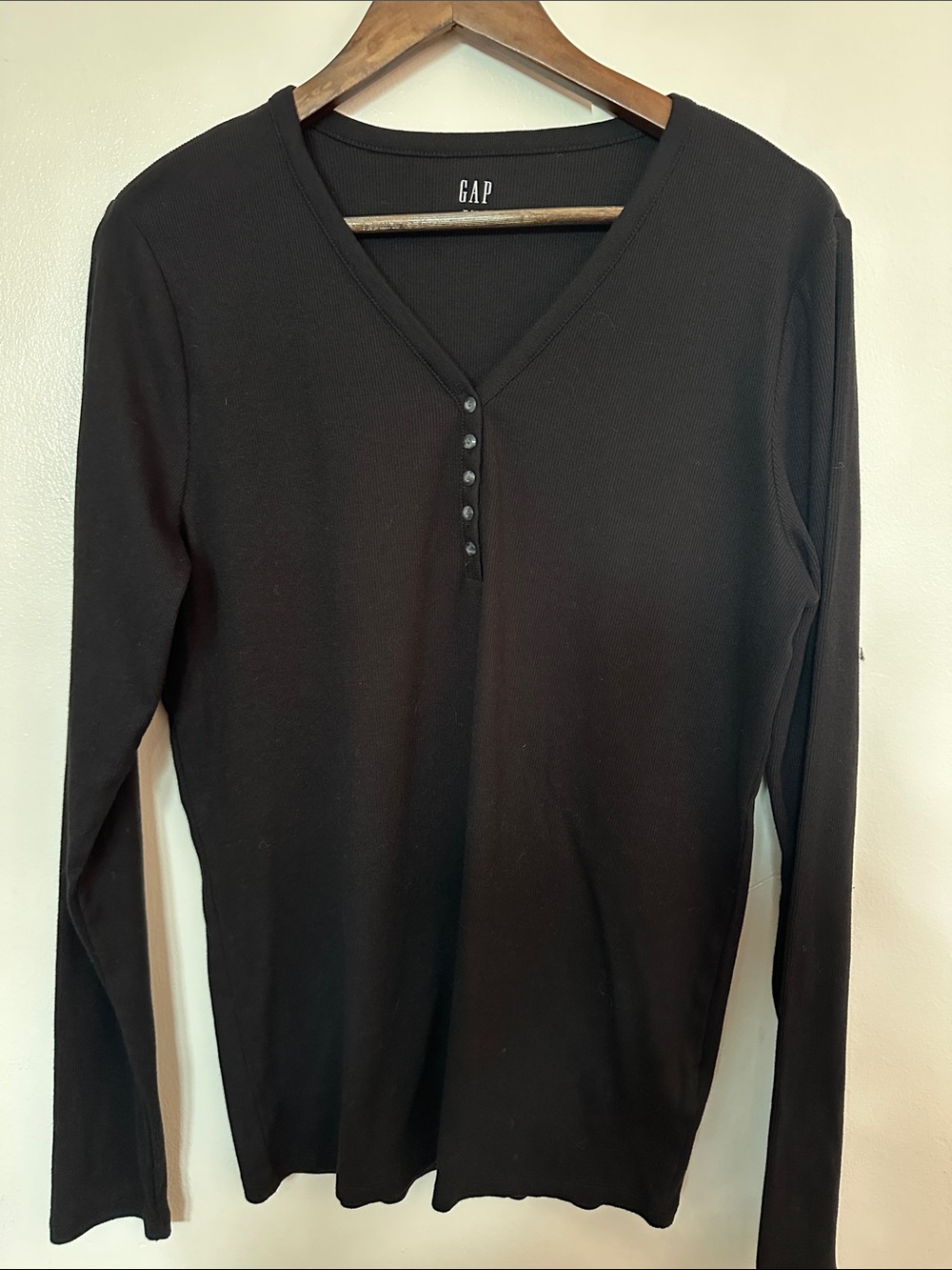 GAP Black Long-Sleeve V-Neck Henley Top